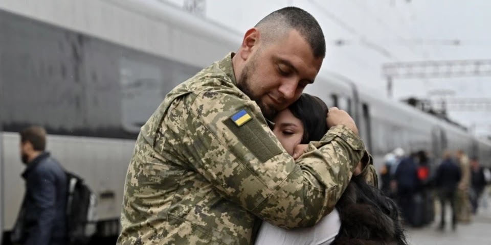 Дружини мобілізованих захисників отримають перевагу на роботі,  — законопроєкт