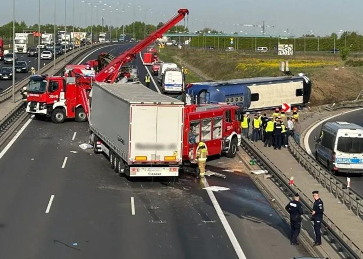 Під Варшавою сталася ДТП за участю автобуса і вантажівки, водій – українець